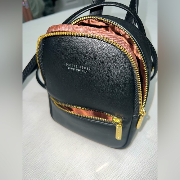 Cute black mini backpack with adjustable straps - Picture 2 of 2